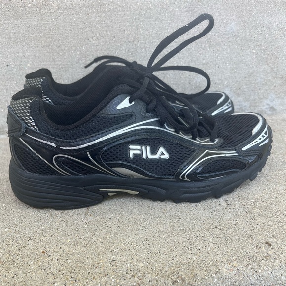 Fila Shoes - Womens Black Fila Low top sneakers